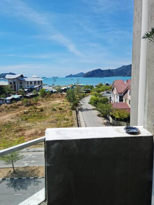Full Moon Apartment Kuah Luaran gambar